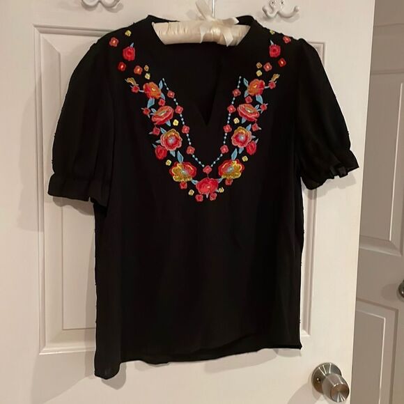 SHEIN Tops - Black floral Swiss dot blouse 🌻